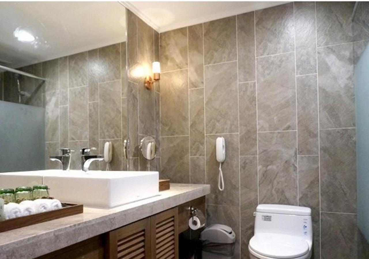 Western Triple Room,683491371:JPEG