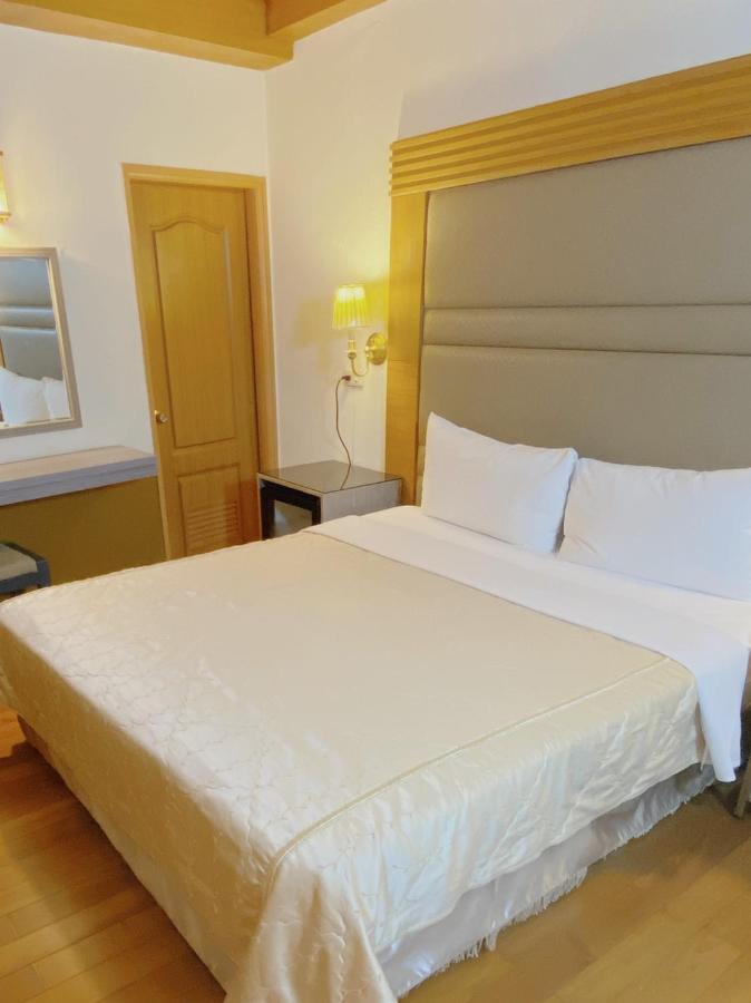Deluxe Double Room Bath