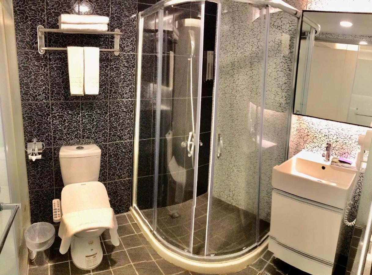 Day-use Double Room (2 hours, available between 11:00~18:00)
