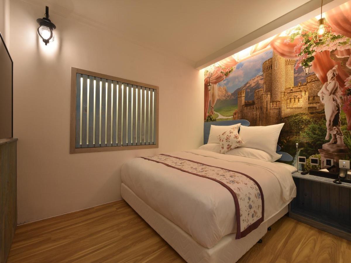 Deluxe Double Room ( No Windows )