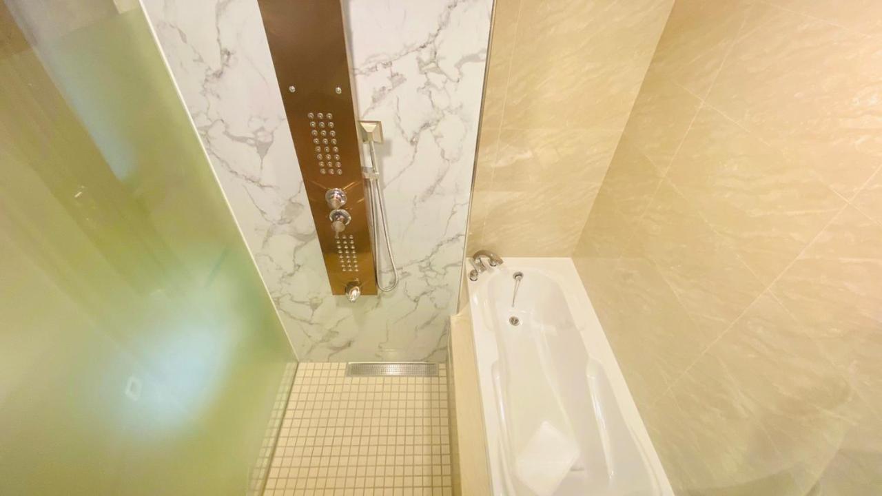 Quadruple Room with Bath (with window)