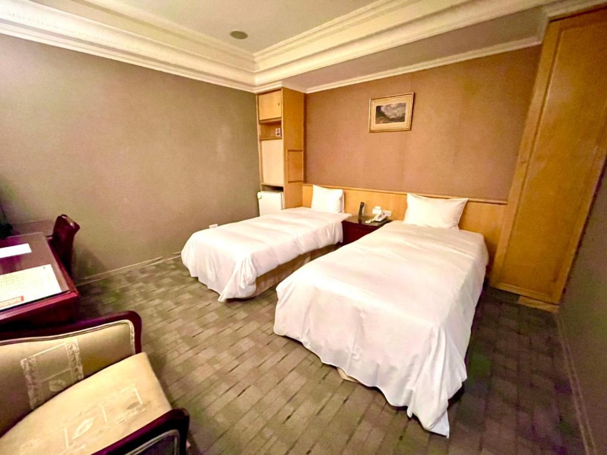 Economy Twin Room no window