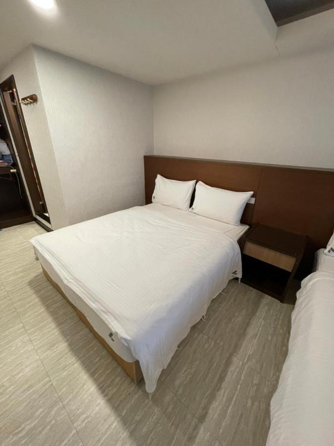 Budget Double Room,1302516355:JPEG