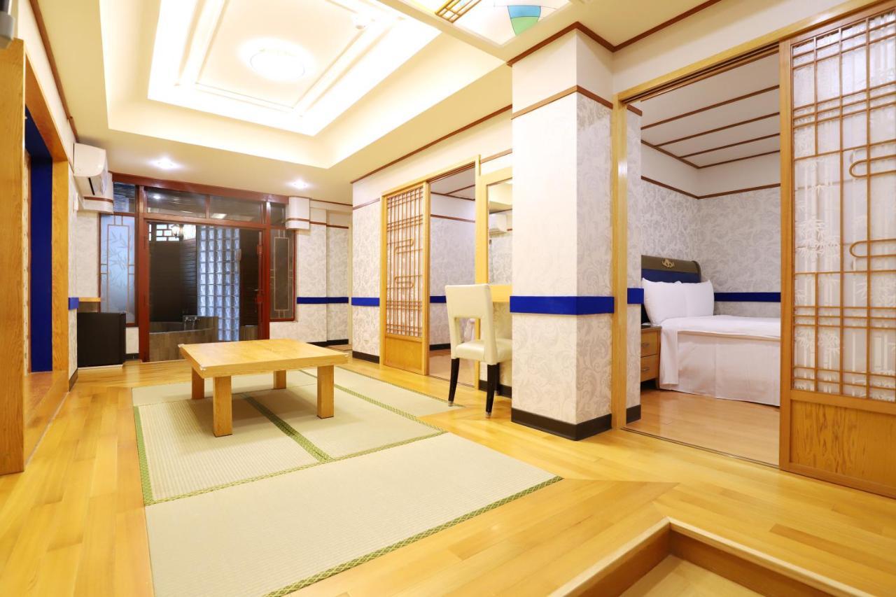 Premium Quadruple Room,1308802519:JPEG