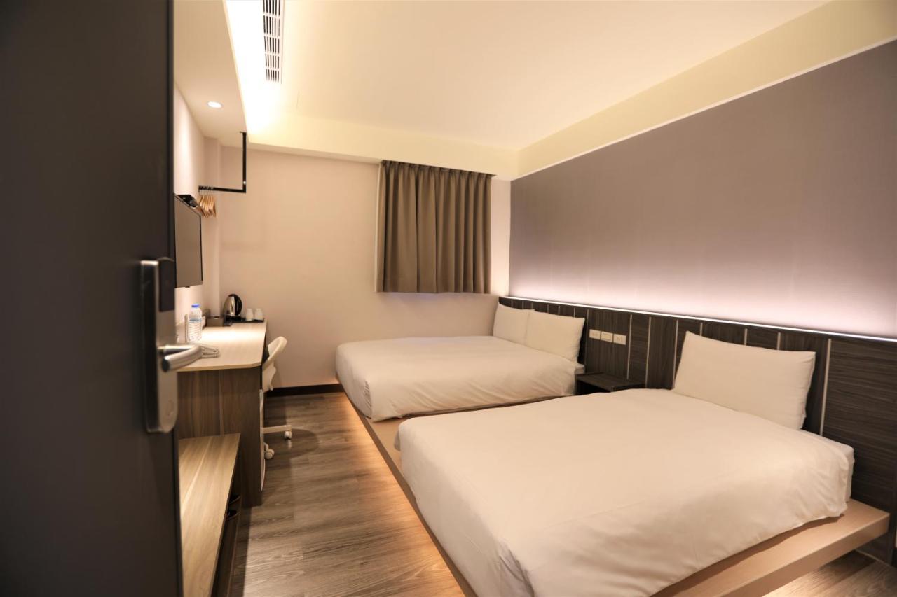 Triple Room with City View
