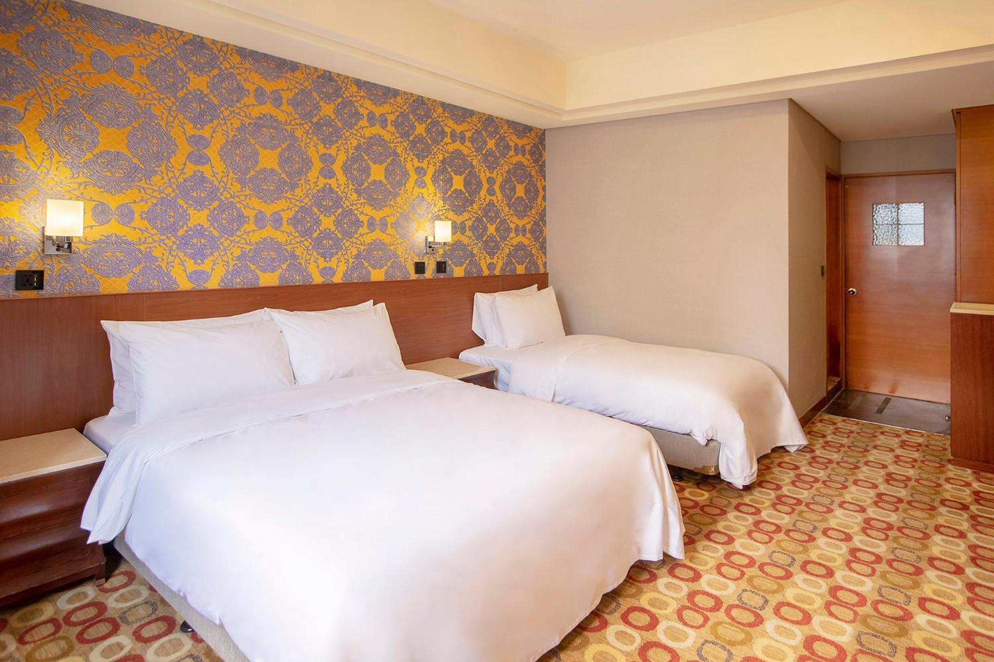 Triple Room,1311108223:JPEG