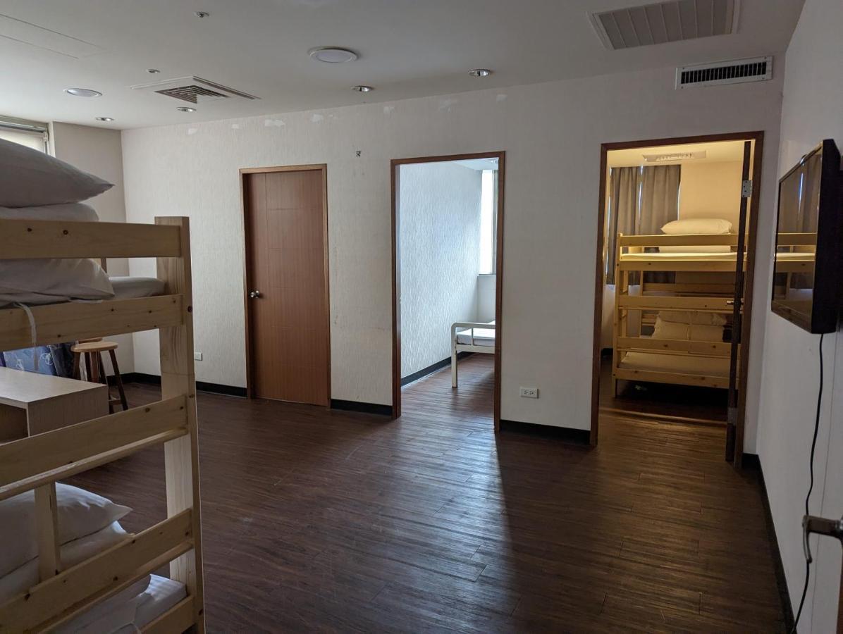 Mixed Dormitory Room