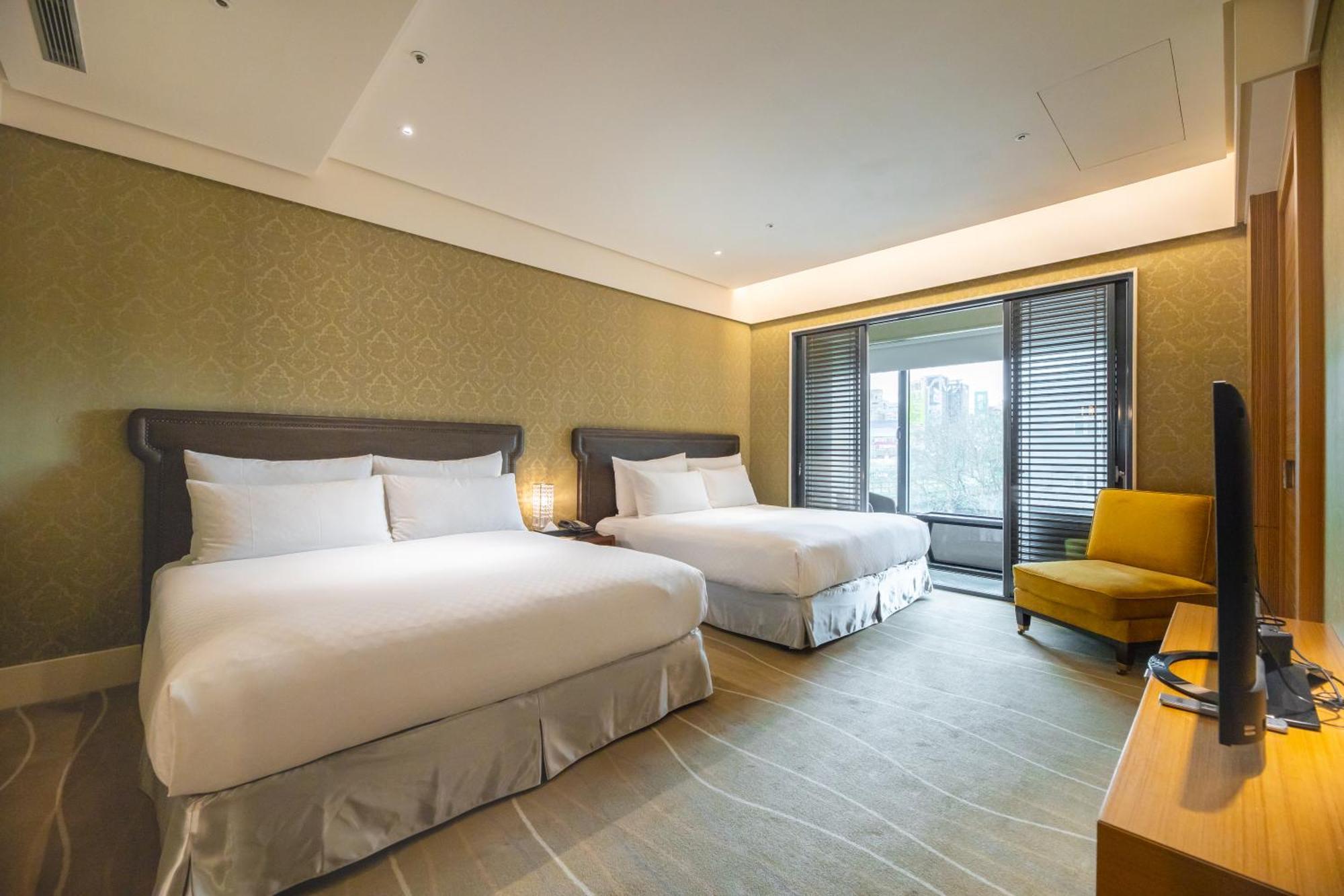 Boss Suite,1499843488:JPEG