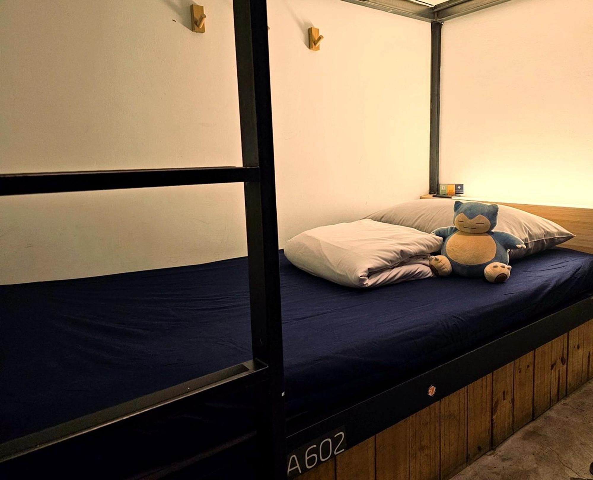 Posto Letto in Dormitorio Femminile con 6 Letti