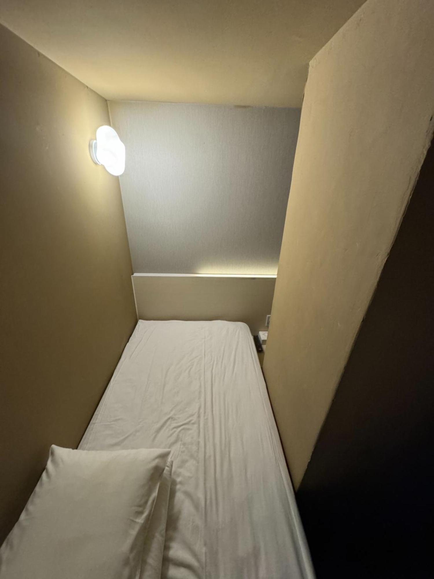 Female Environmental-Friendly Single Room