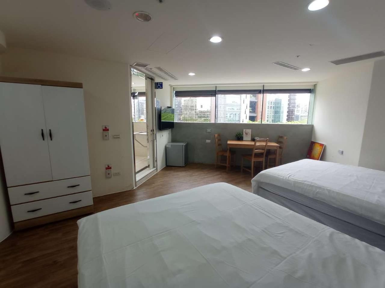 Vierpersoonskamer met Badkamer