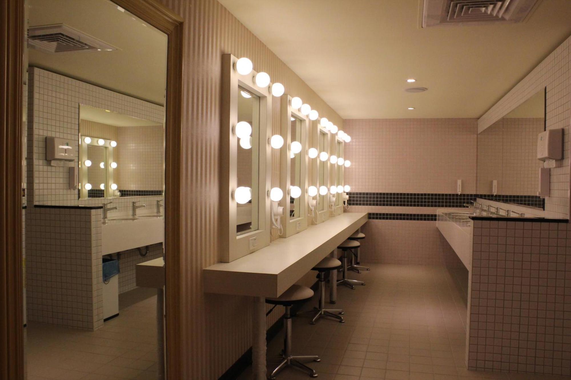 Mixed Dormitory Room