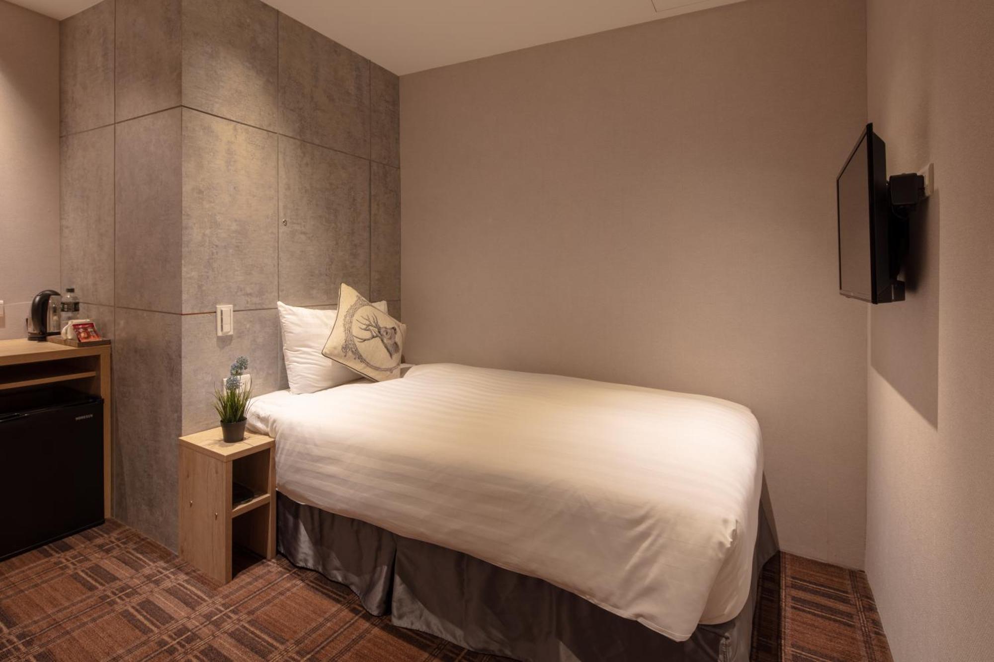 Single Room No Window