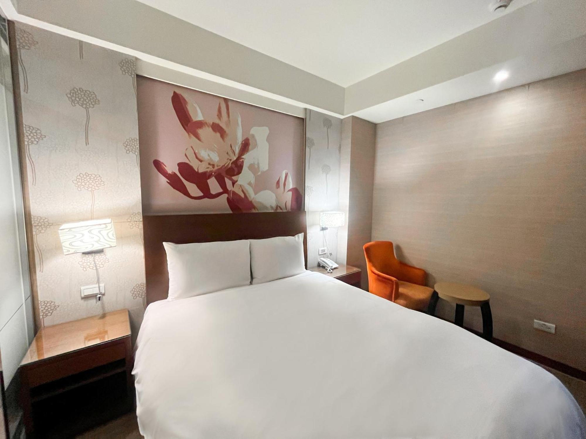 Superior Double Room with Bathtub,1602331919:JPEG