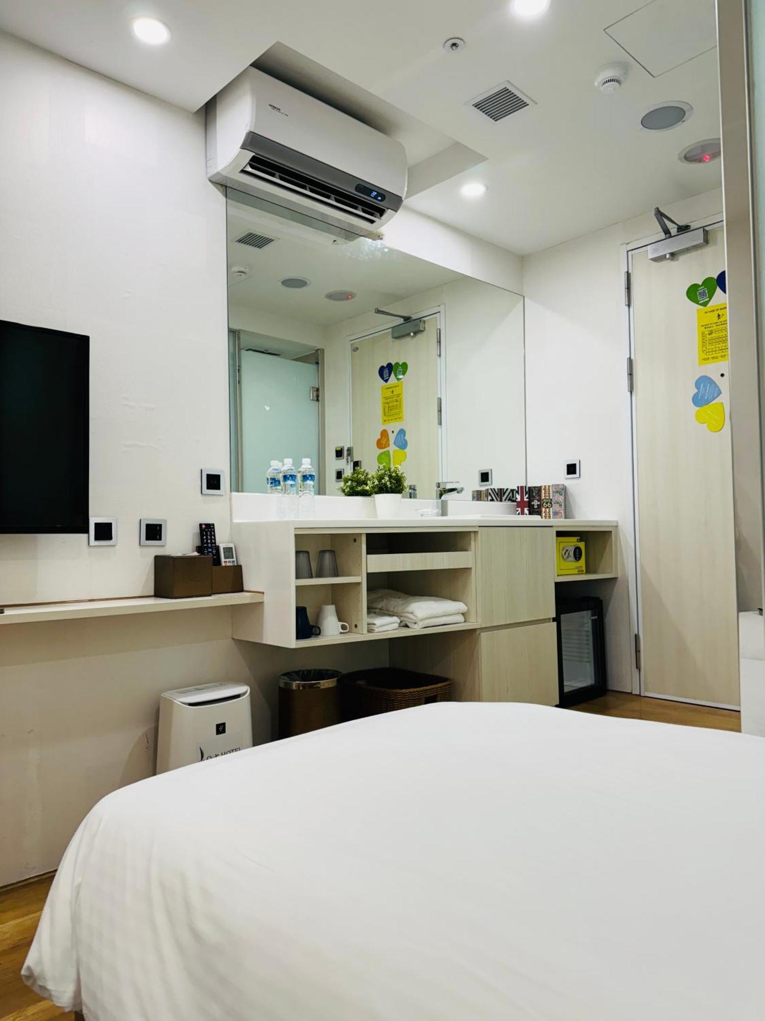 Standard Twin Room (No Window)