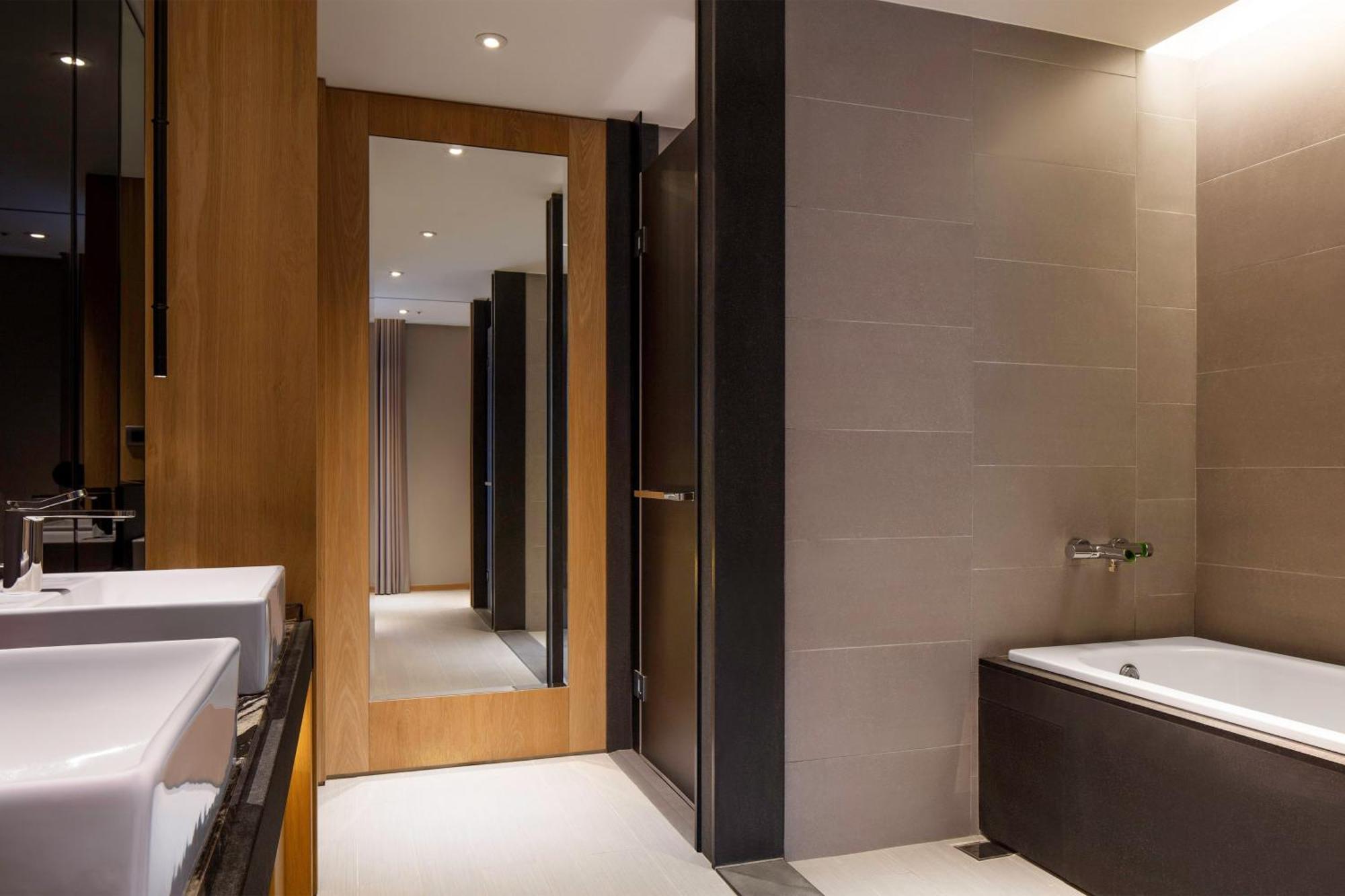 Splash Kamer met Queensize Bed