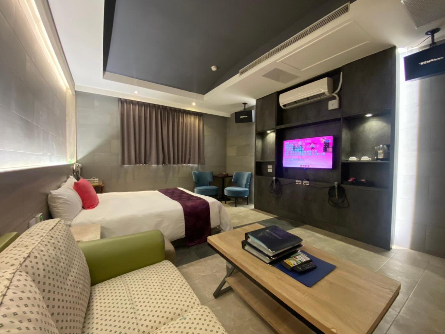 Deluxe Room,1666694712:JPEG