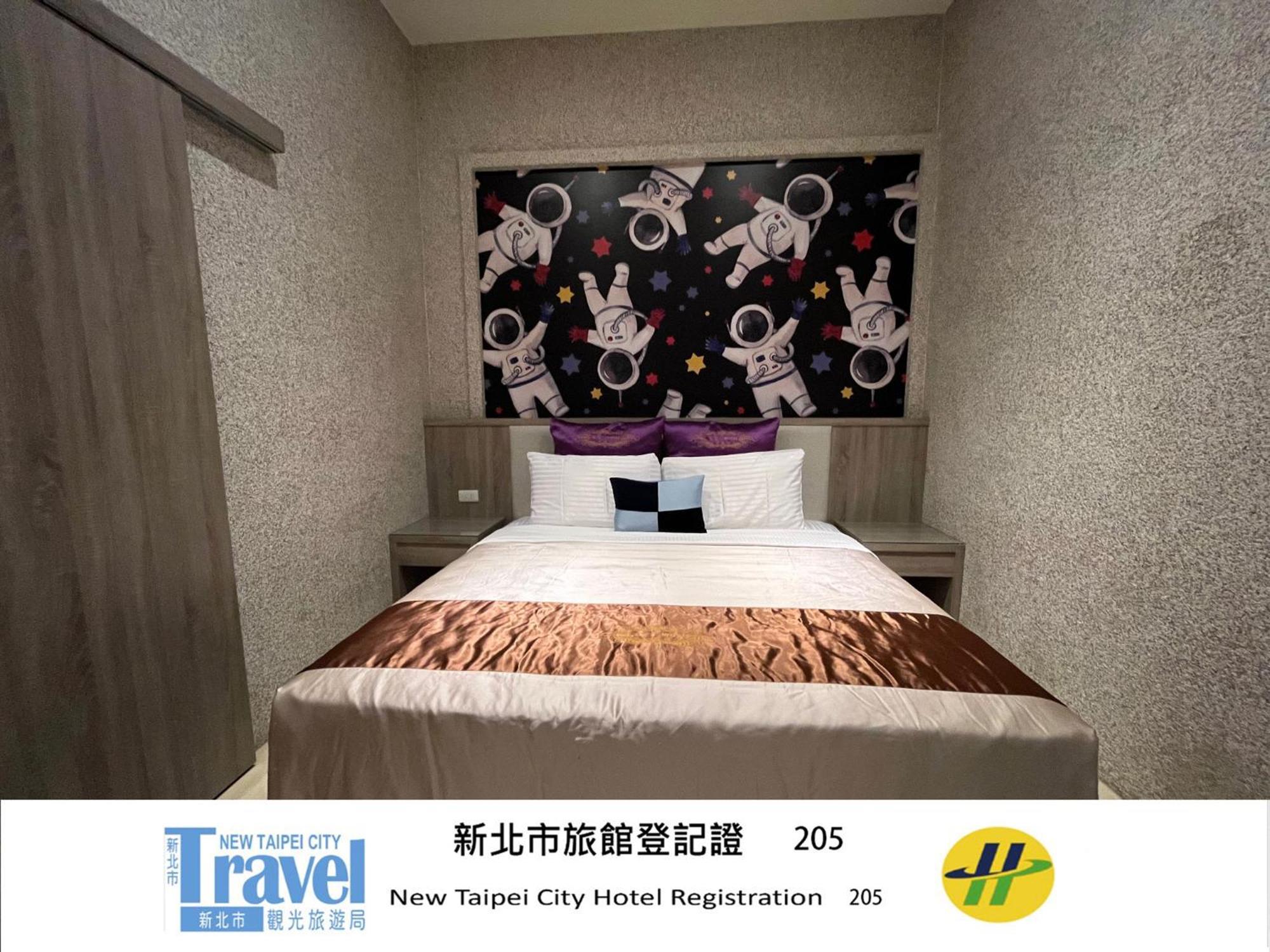 Quadruple Room,1681792591:JPEG