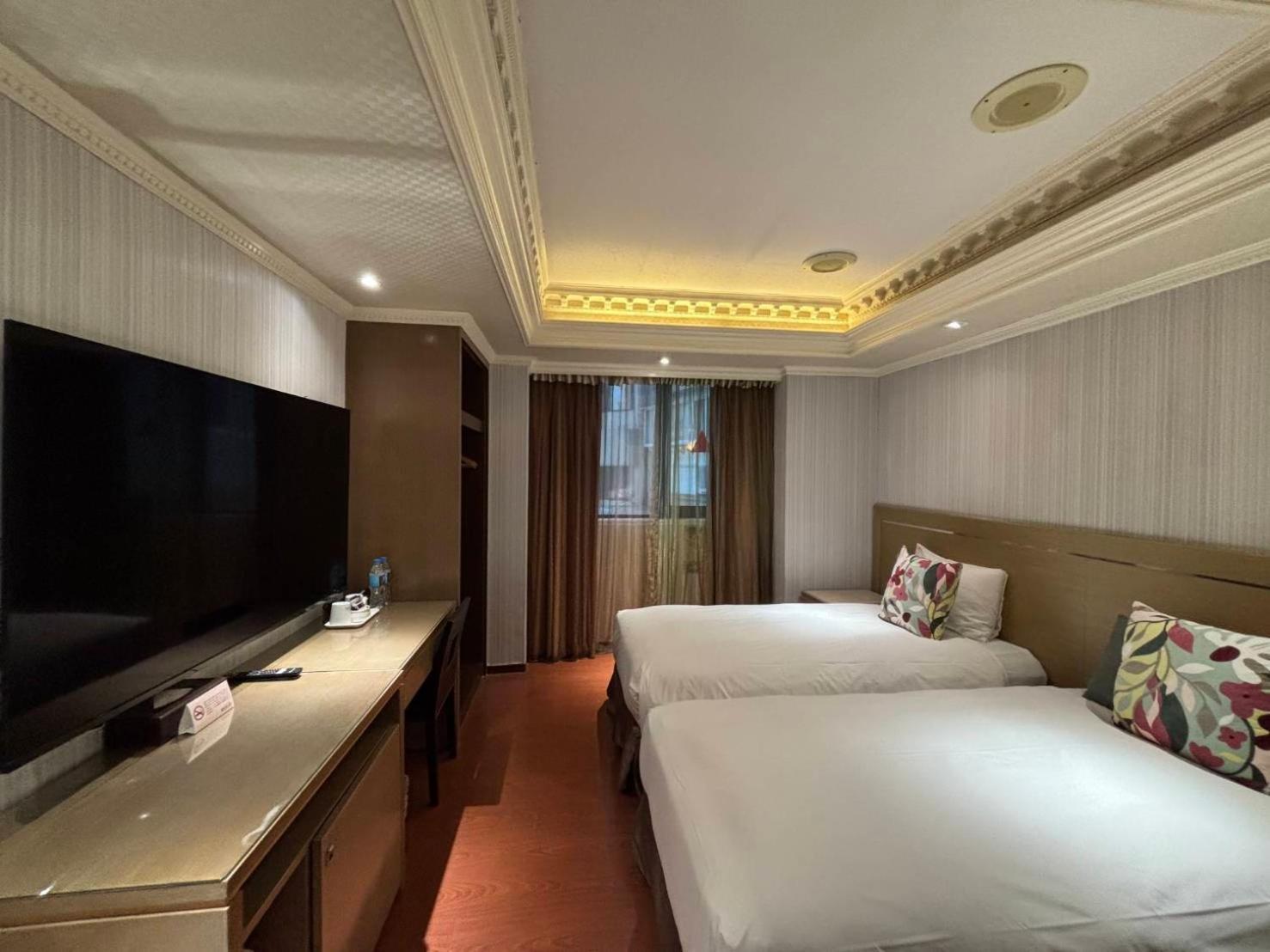 Classic Twin Room