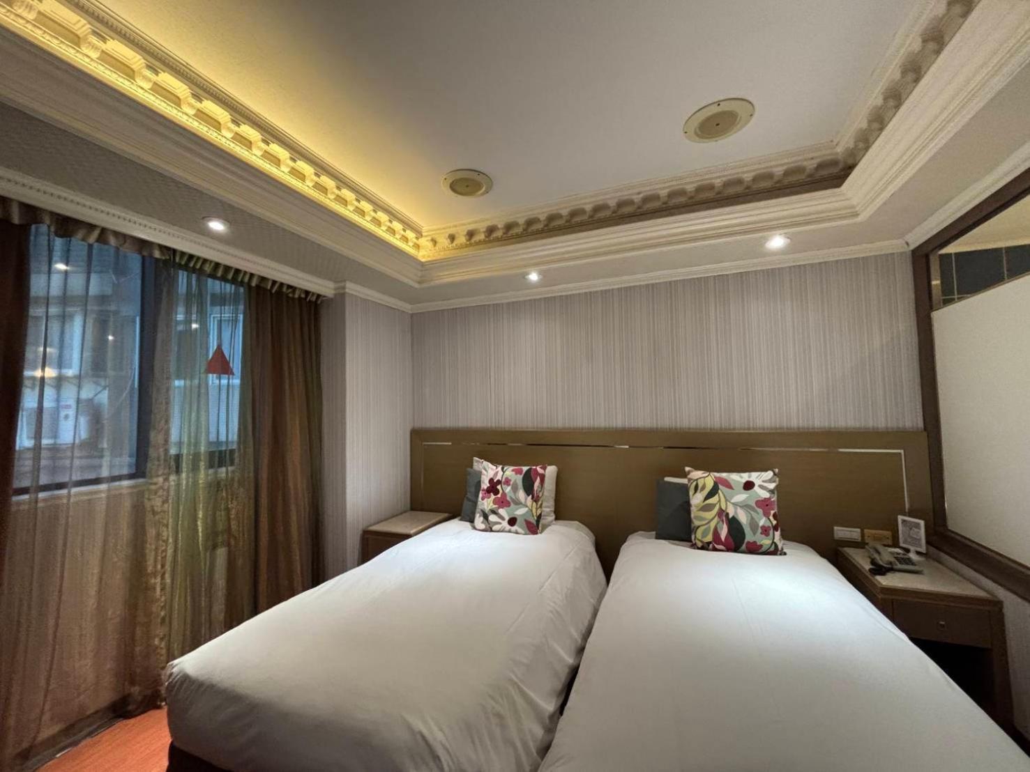 Classic Twin Room