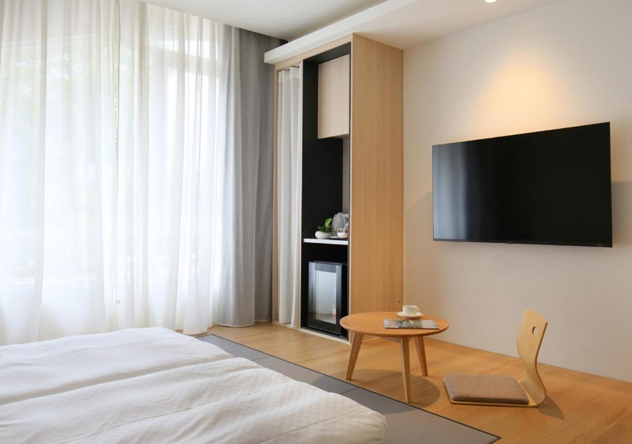 Japanese room city view
