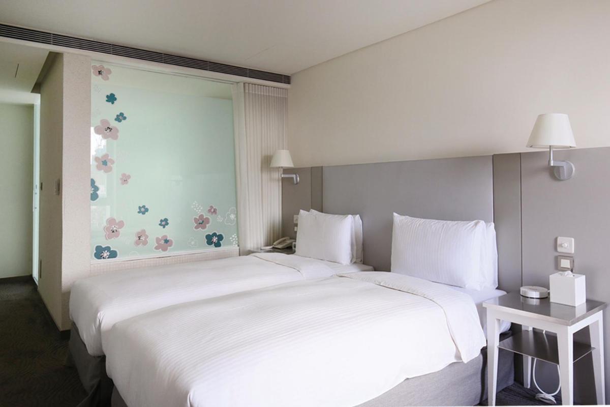 Elite Twin Room