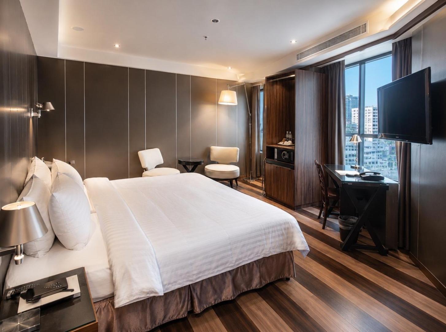Deluxe King Room
