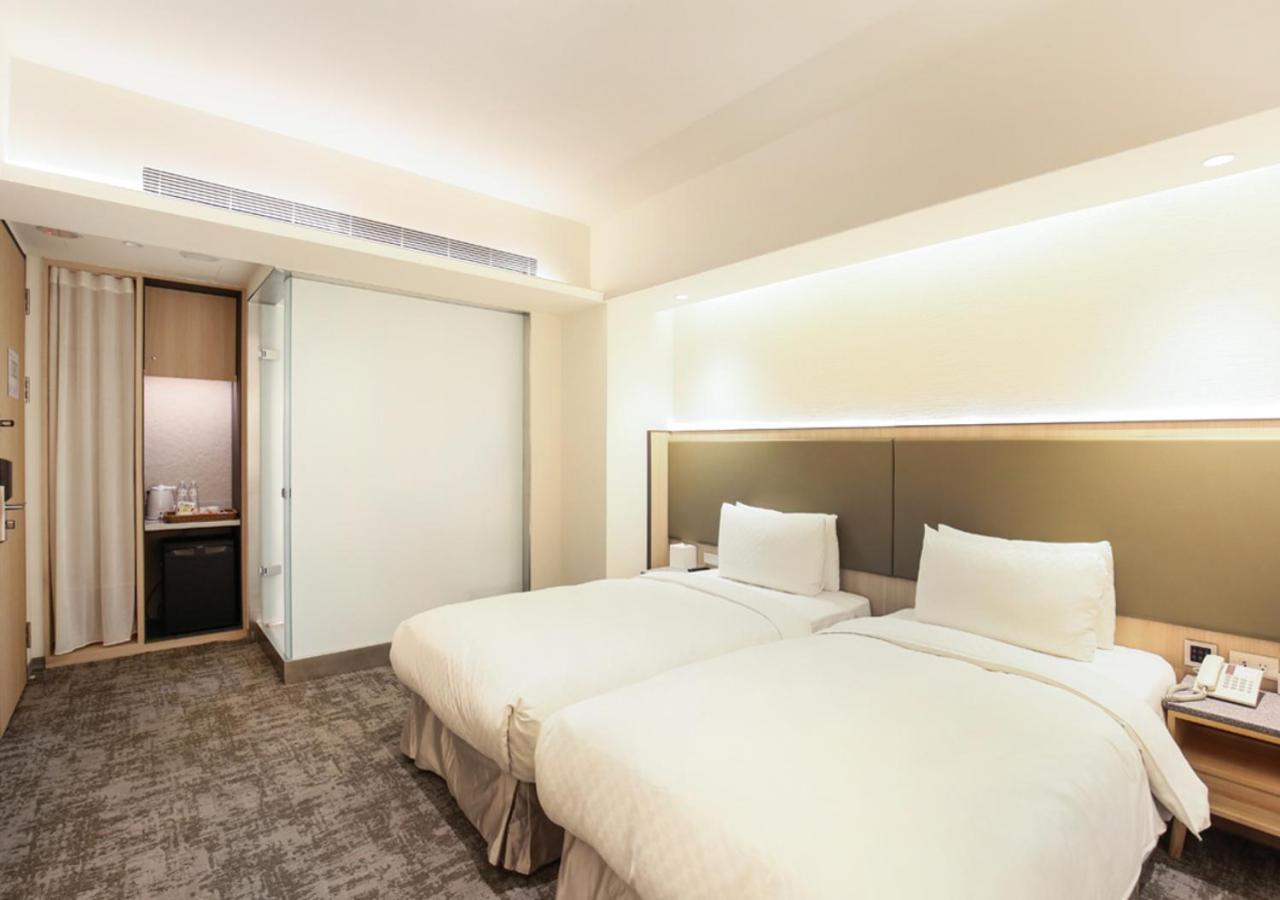 Deluxe Twin Room No Window