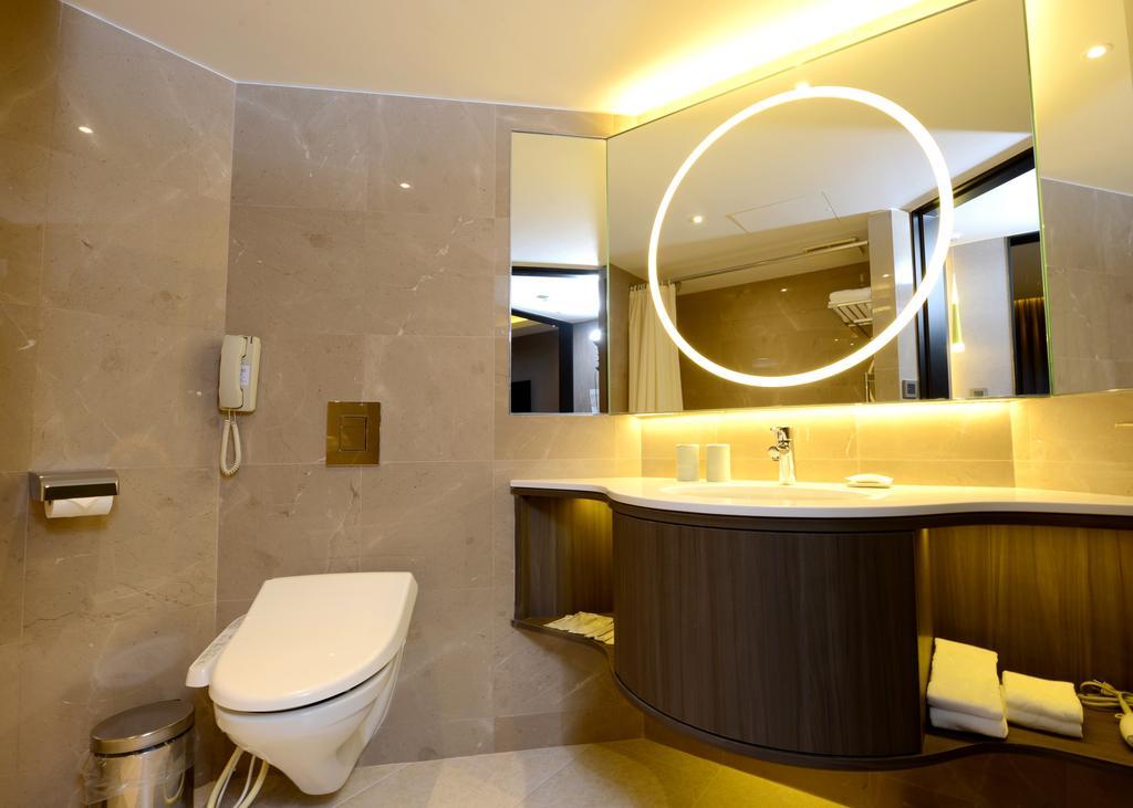 Triple Room with City View