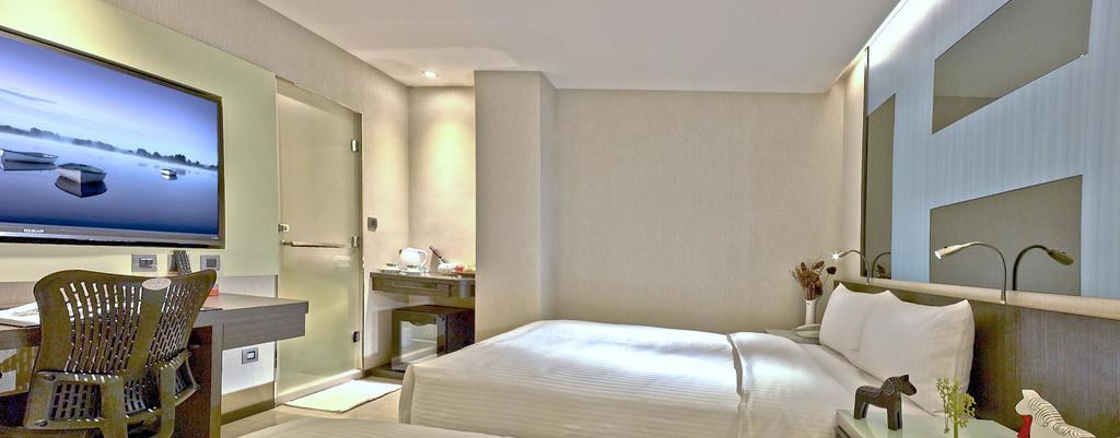 Deluxe Triple Room - No Window
