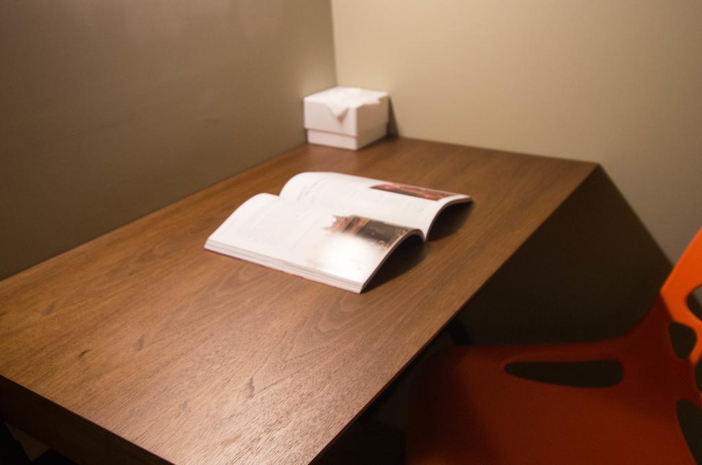 Single Room with Shared Shower and Toilet,793170858:JPEG