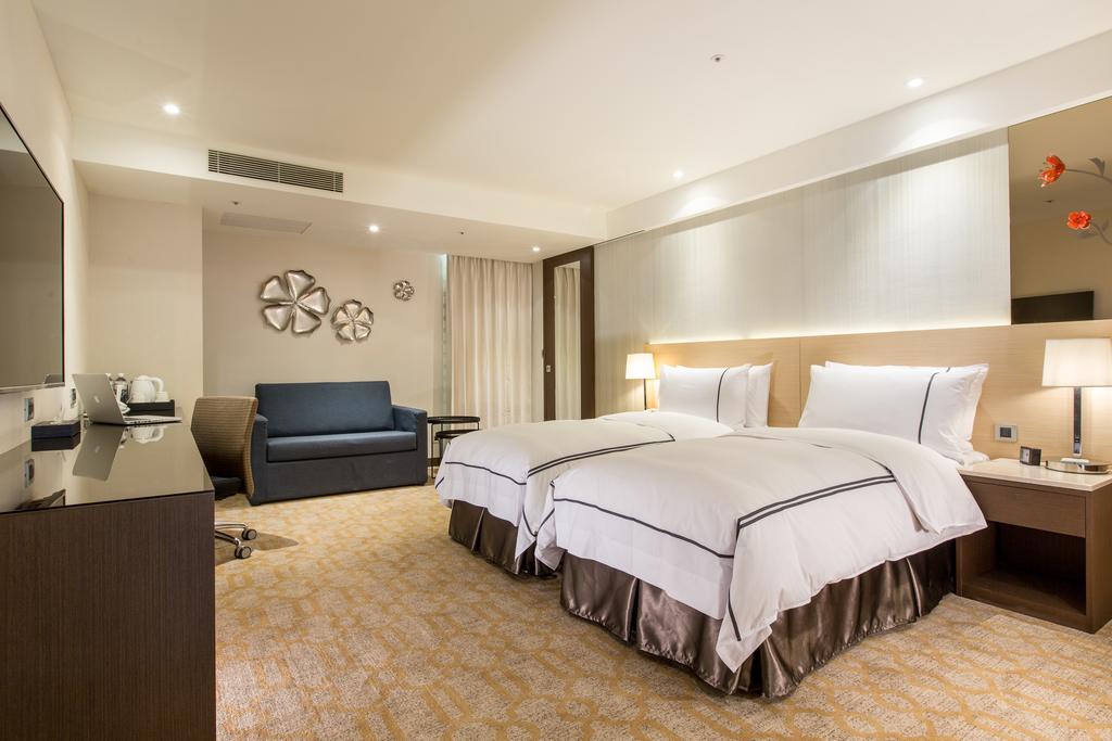 Suite - No Window,437631180:JPEG