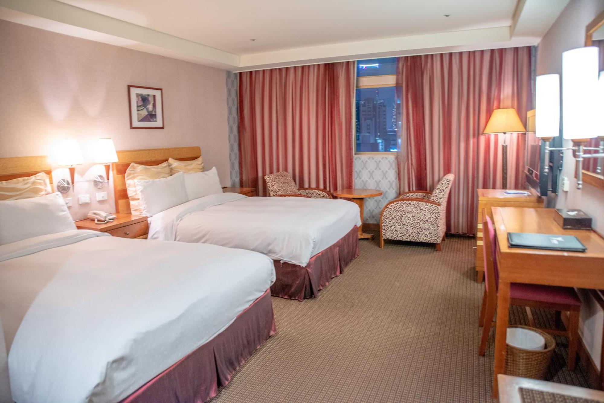 Deluxe Quadruple Room,667579164:JPEG