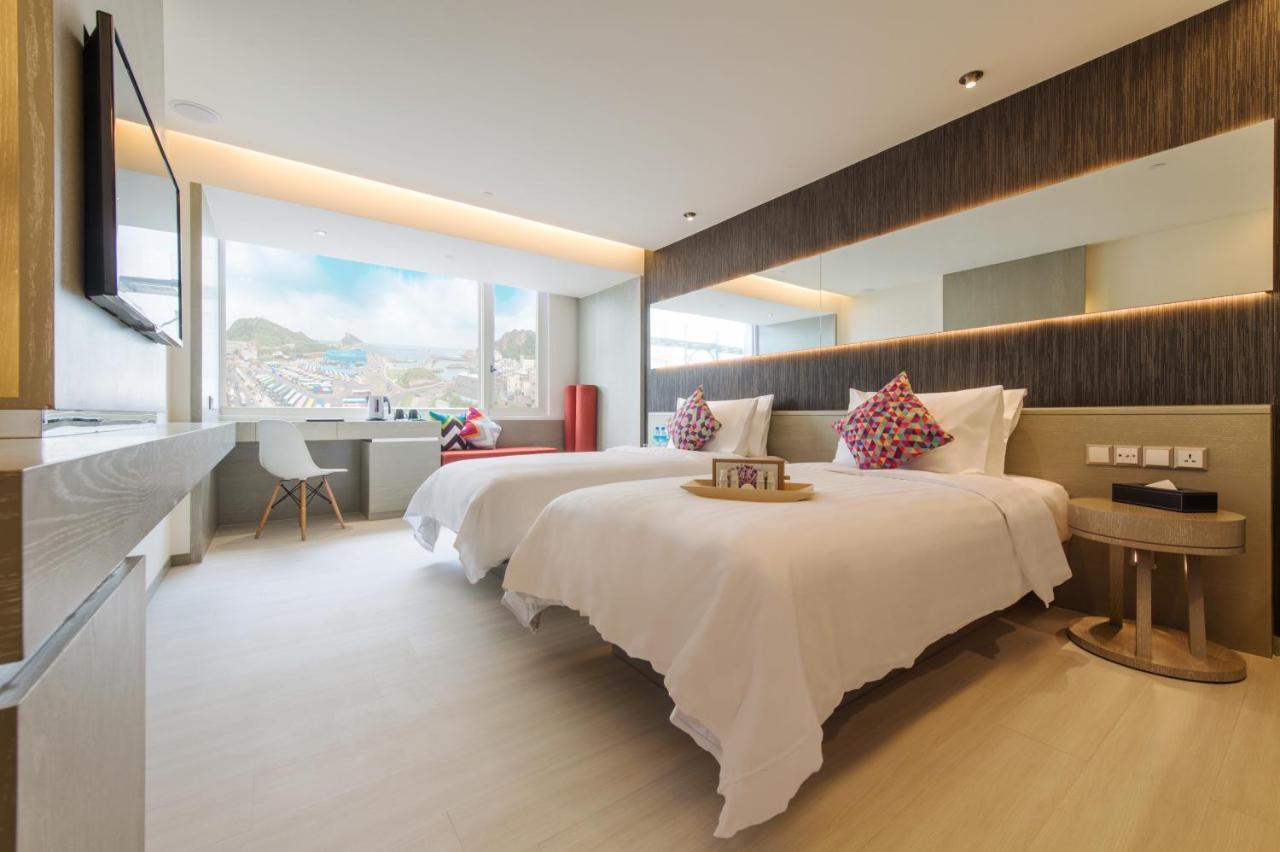 Deluxe Twin Room with Ocean View