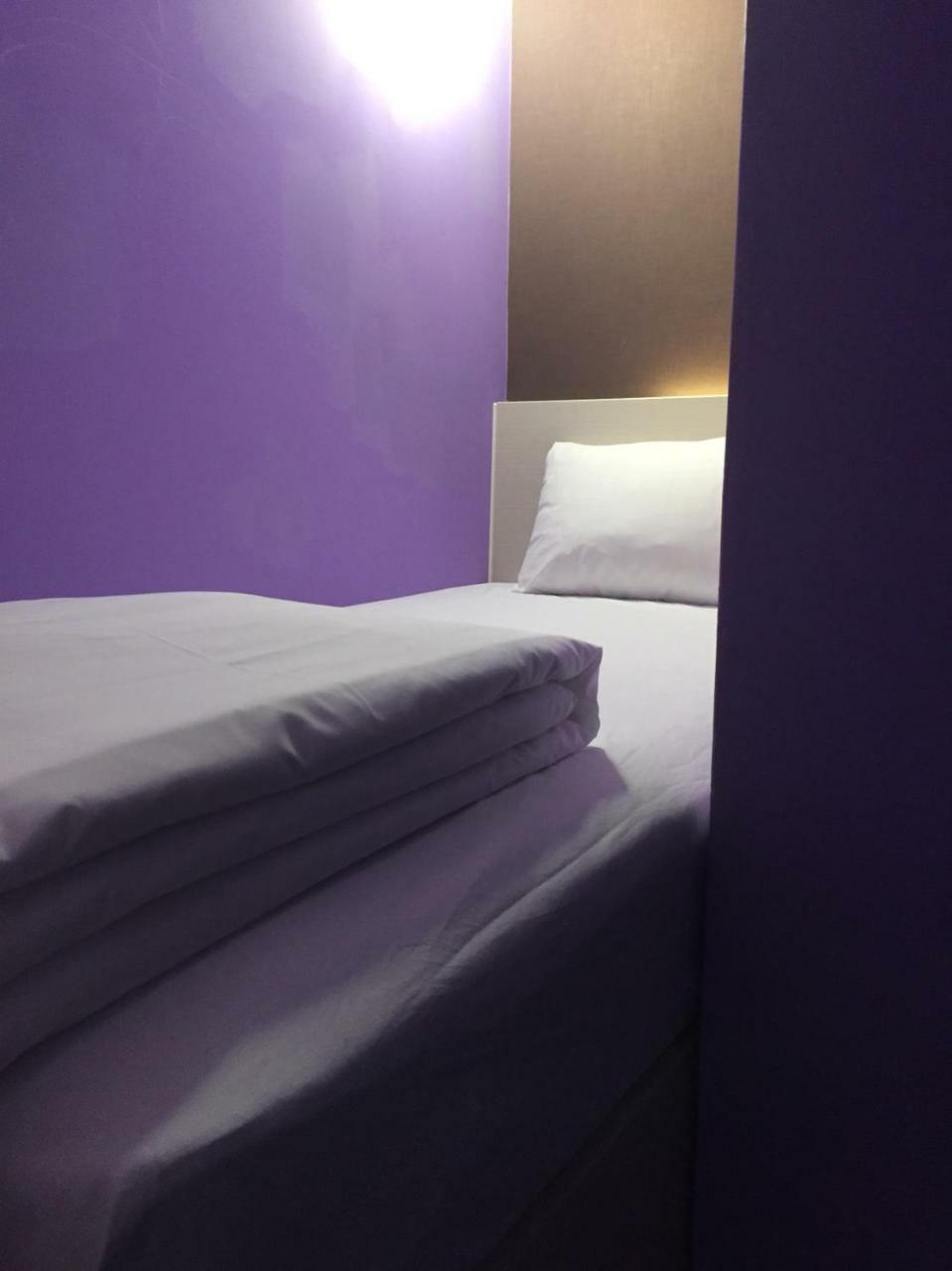 Female Environmental-Friendly Single Room