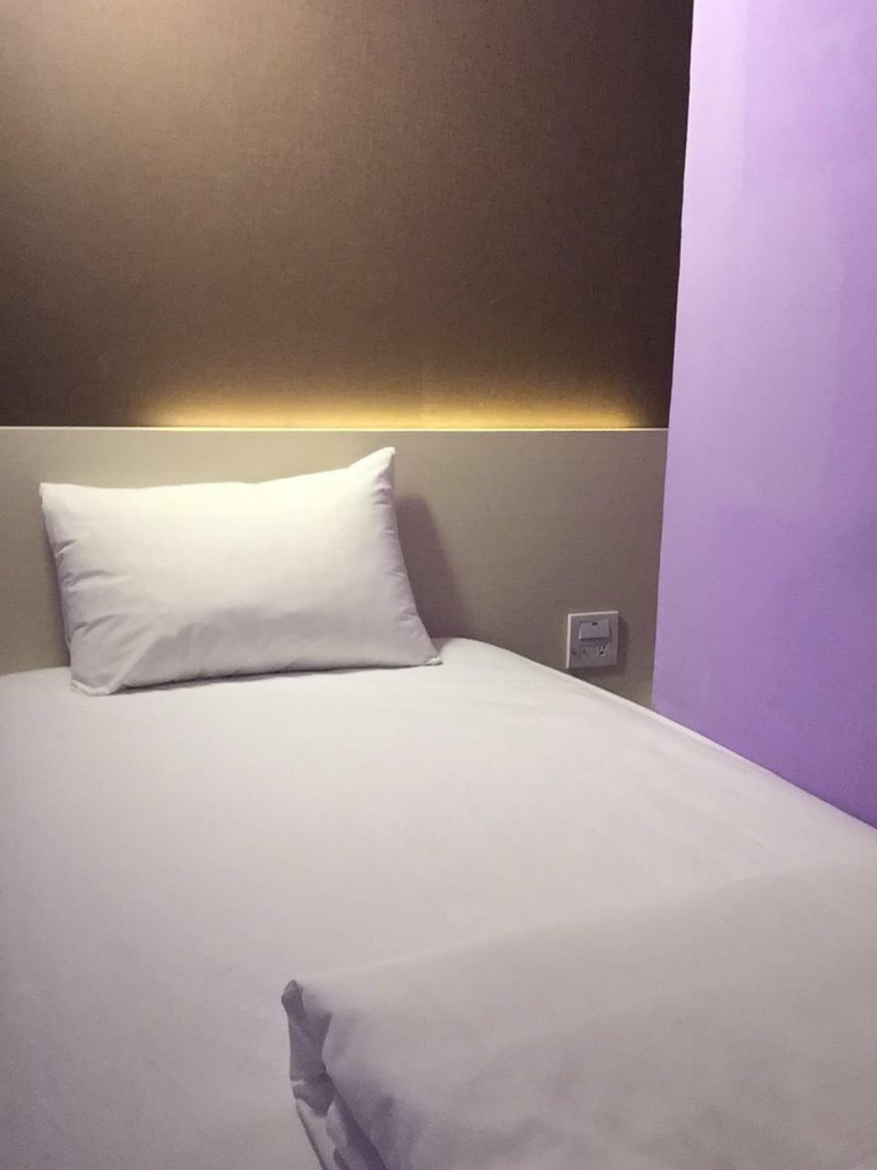 Female Environmental-Friendly Single Room