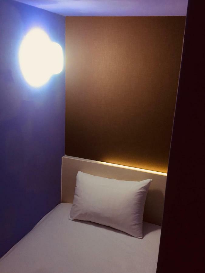 Female Environmental-Friendly Single Room