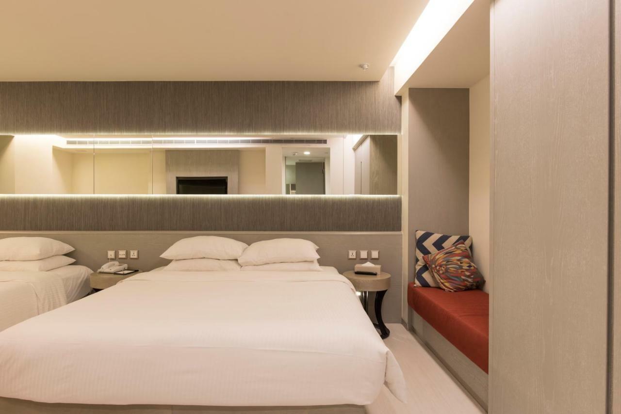 Deluxe Quadruple Room,806570364:JPEG