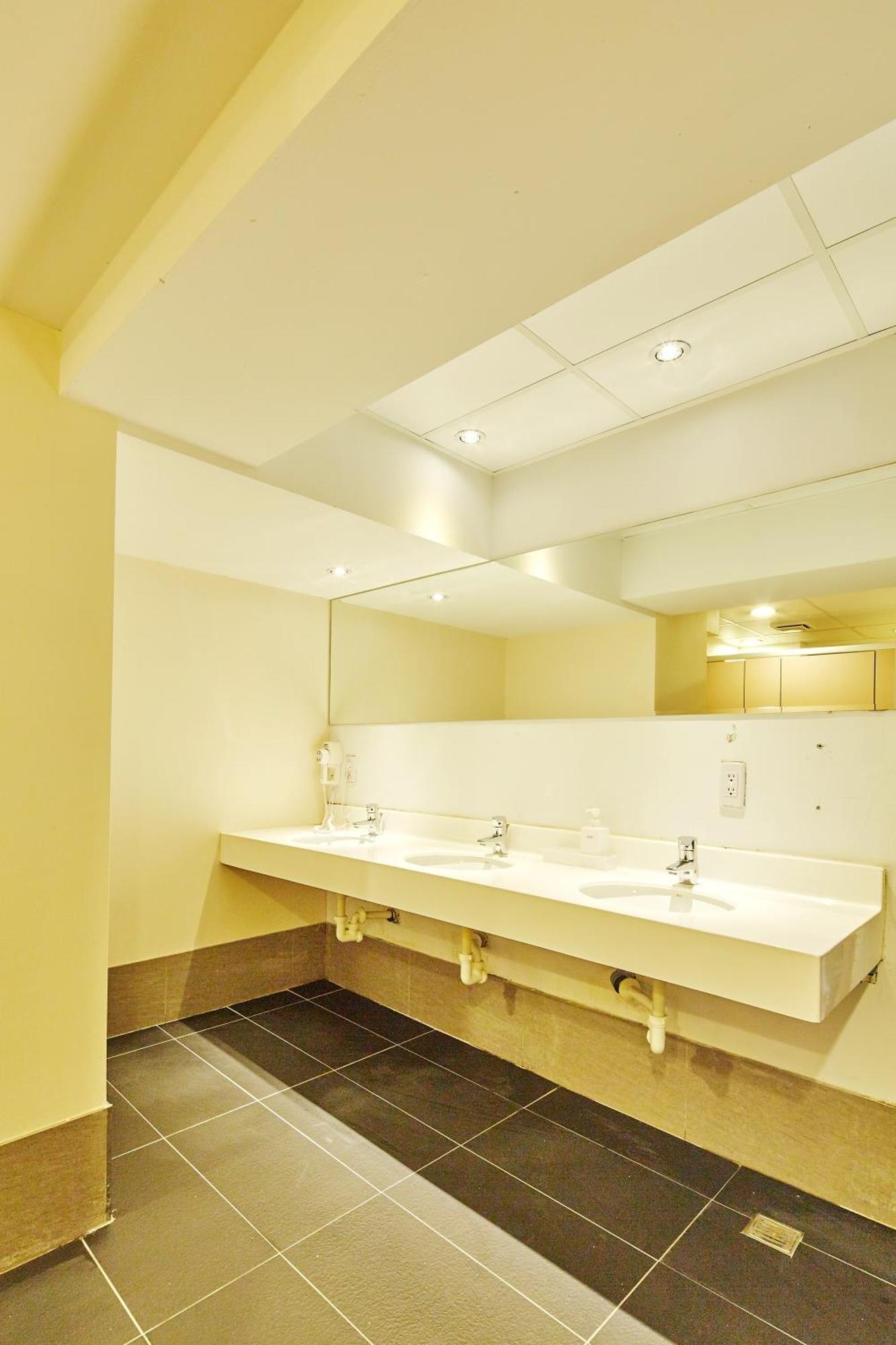Female Environmental-Friendly Single Room