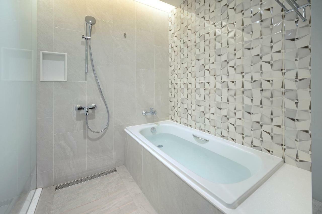 Deluxe Quadruple Room,1425487846:JPEG