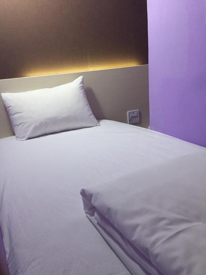 Female Environmental-Friendly Single Room