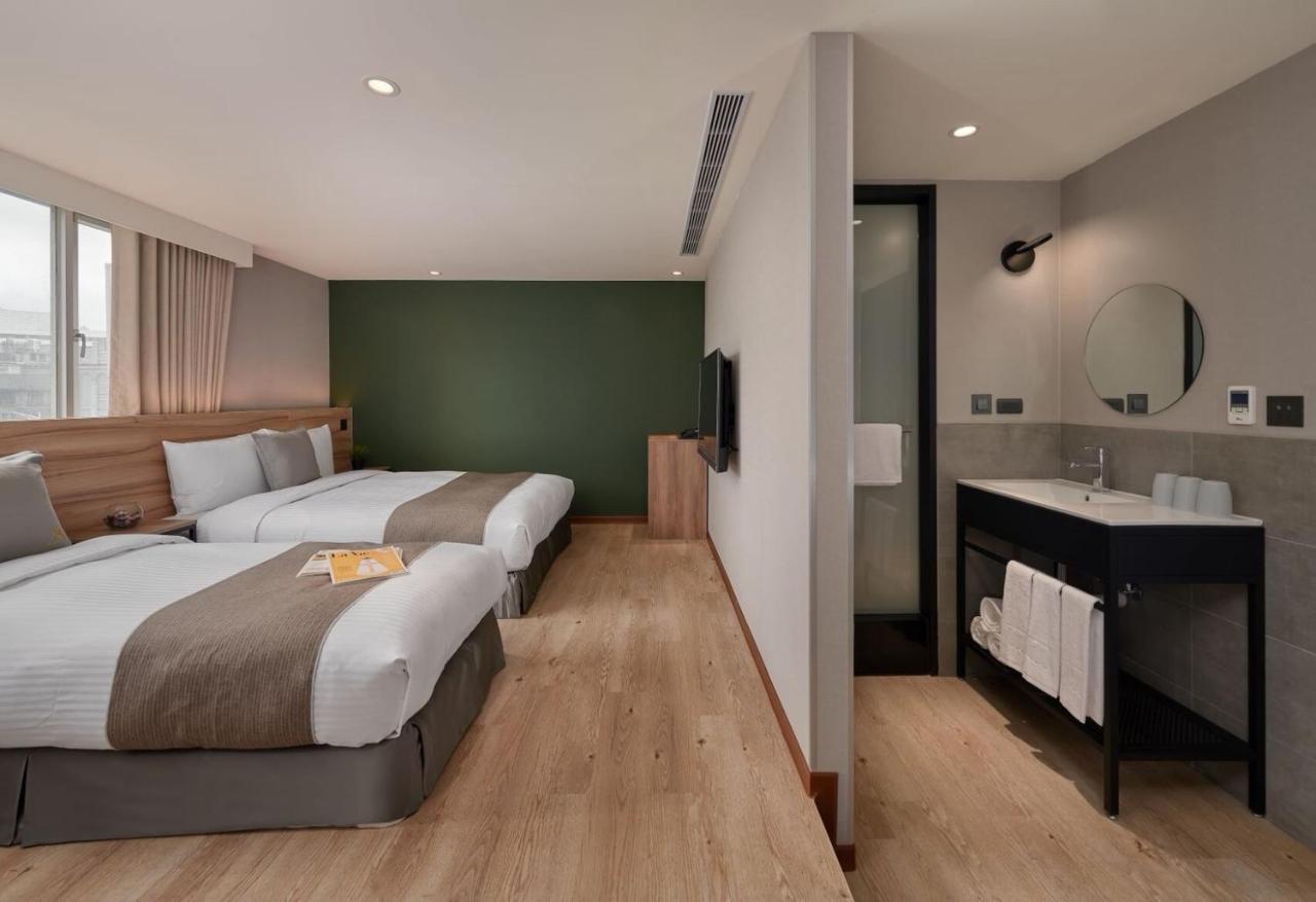 Triple Room with City View
