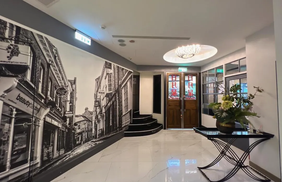 H Hotel-1