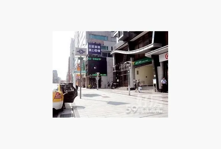 張美的高級套雅房 南京3民捷運站走2分 306 307 大型醫院 全聯 麥當勞 肯德基 超冷冷氣 可煮食 有大廚房-1