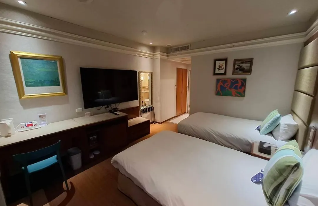 Erin Hotel-1