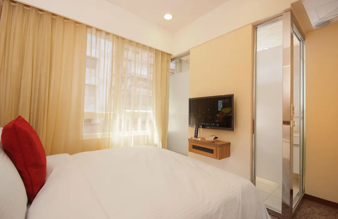 Golden Hotel-1