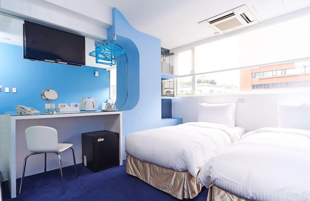 Forever Inn-1
