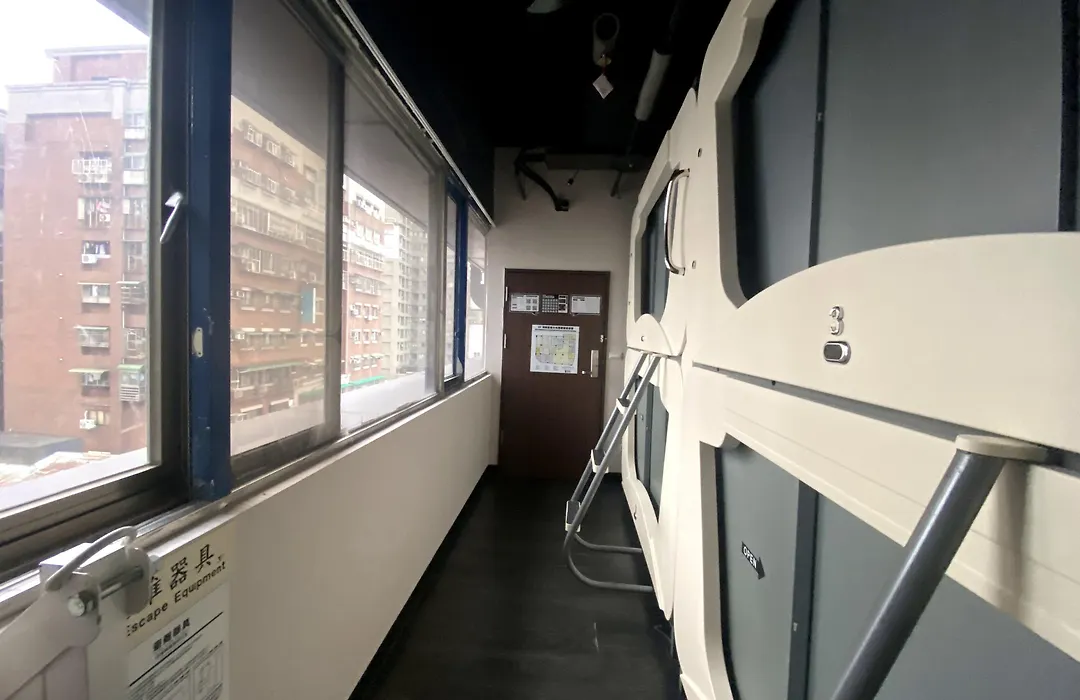 Hey Bear Capsule Hotel-1