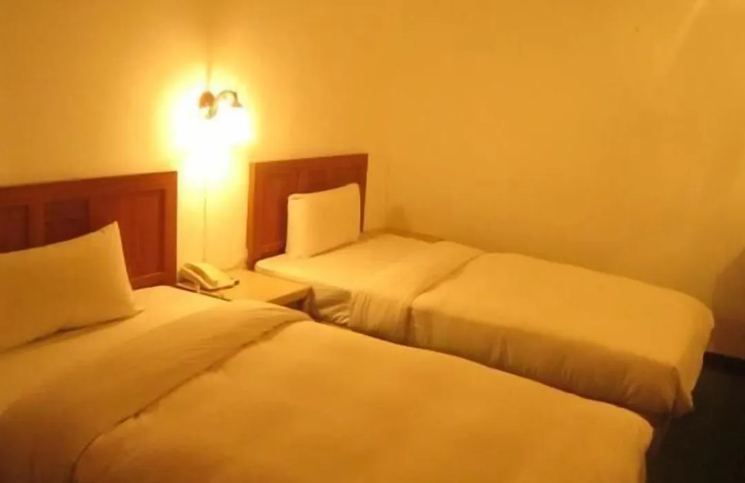 Fortune Hotel-1