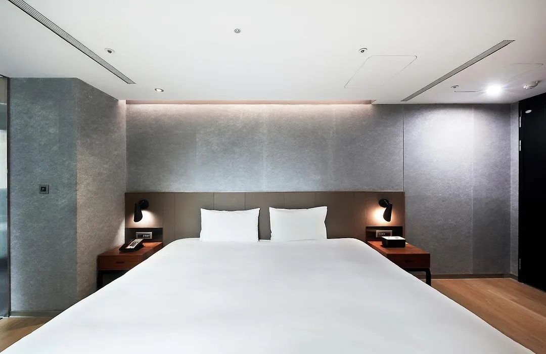 Check Inn Taipei Nanjing-1